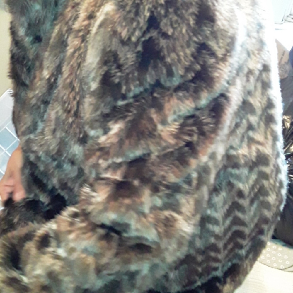 Fur coat - Picture 2 of 4